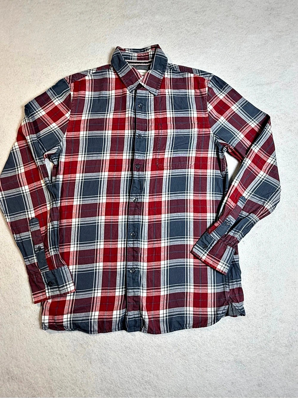 Sun & Stone Plaid Button Down Shirt in Red & Blue Size Medium